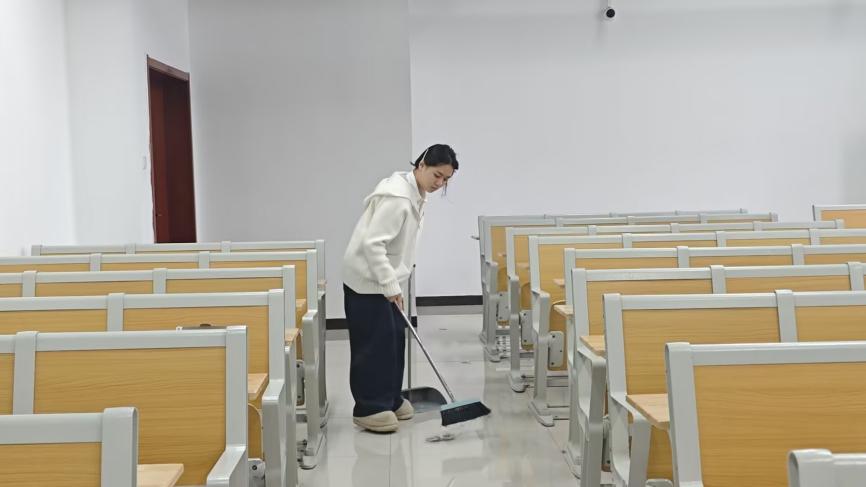 说明: b86c1d37f1107e17b7fada44c1743fb1